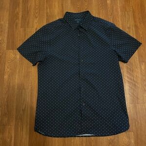 Perry Ellis Size Medium polyester button down